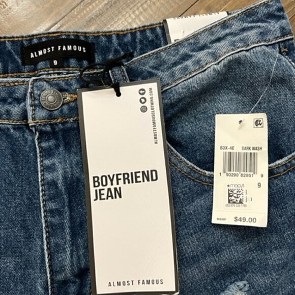 Almost Famous Juniors' Ripped High Rise Raw-Hem Skinny Boyfriend Jeans - Picture 6 of 6